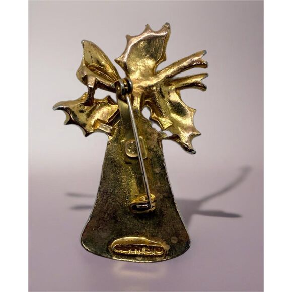 Vintage Gerry’s Christmas Brooch Set – 5 Holiday Pins: Bells, Reindeer, tree - Picture 13 of 15